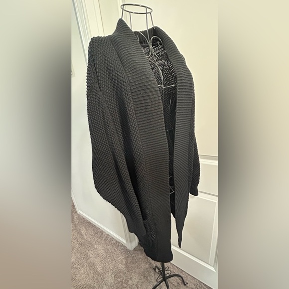 Express Women's Black Open-Front Sweater - Picture 4 of 4